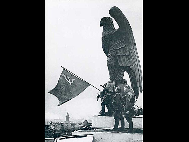 La historia de la Bandera Roja Sobre el Reichstag 2