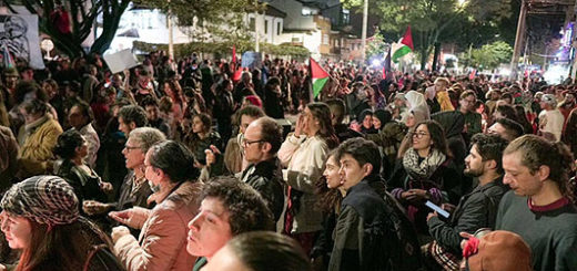 Frente a la Embajada Palestina en Bogotá el pueblo gritó ¡sionistas fuera!