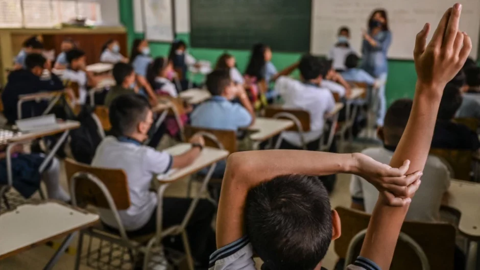 La neurociencia lo confirma: ¡el capitalismo enferma a los maestros y estudiantes del pueblo! 1