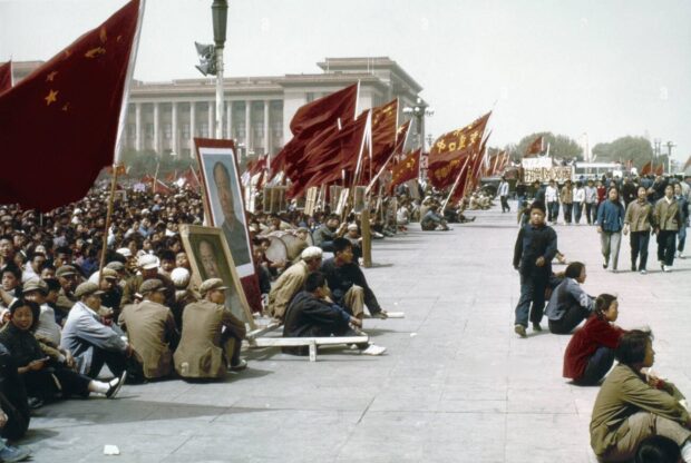 La guardia roja va a conquistar el corazón de los jóvenes marxistas-leninistas-maoístas 4