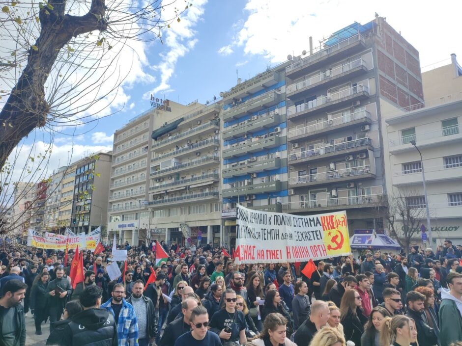 Masivas manifestaciones en Grecia: El pueblo no agachará la cabeza 2