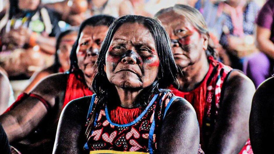 Mujeres indígenas en defensa del Río Xingú en Brasil 1