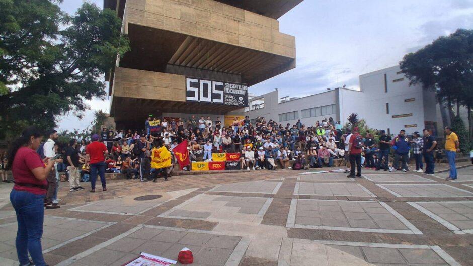 Vamos a las calles a derrotar al tinterillo de la mafia 5
