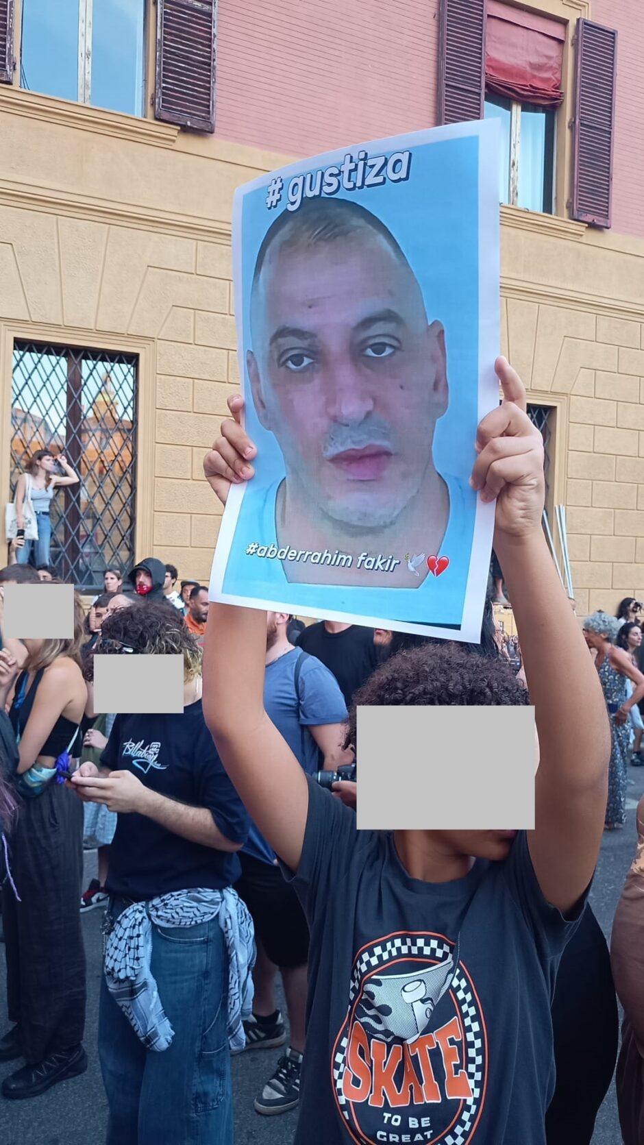 Bologna: con una multitudinaria y decidida manifestación, exige justicia para Abderrahim Fakir 9