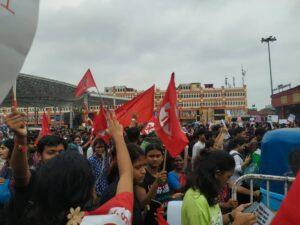 India: Los estudiantes se rebelan contra el sistema educativo corrupto y el gobierno fascista hindutva de Modi 5