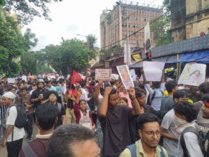 India: Los estudiantes se rebelan contra el sistema educativo corrupto y el gobierno fascista hindutva de Modi 8