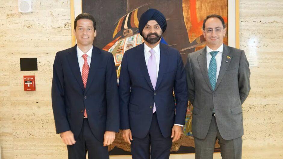El gobierno electo se arrodilla ante Washington 1