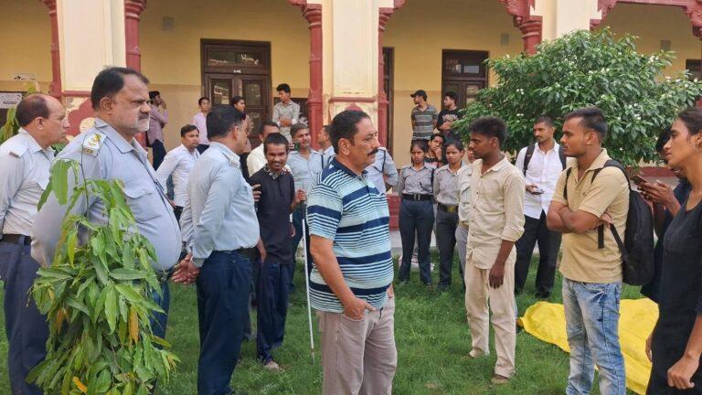 India: El Frente Estudiantil Bhagat Singh organizó un evento para la Semana de los Mártires en la universidad, la administración intentó interrumpirlo 3