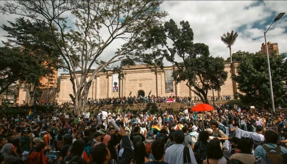 La censura es un arma de la burguesía 1